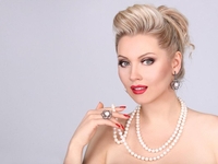 Лена Ленина шокировала Канны откровенным нарядом