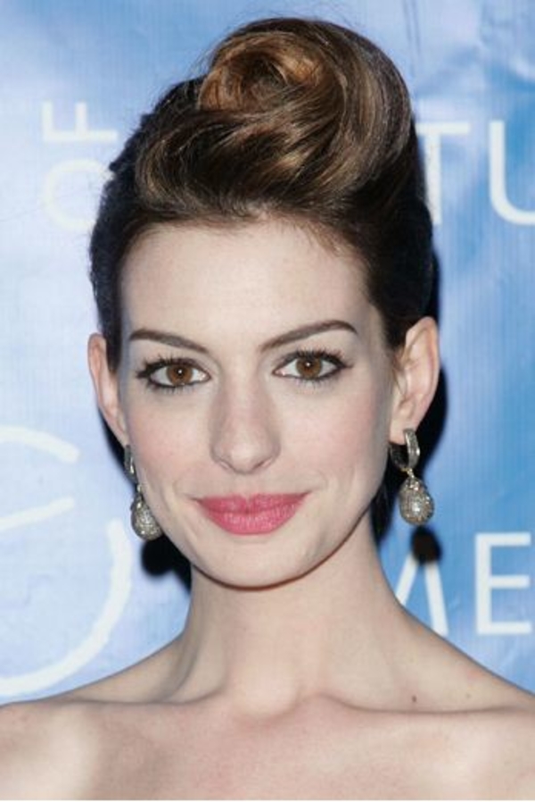 Котийяр,  Хэтэуэй и одна прическа на двоих: кто кого