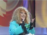 Сотовый оператор заплатил Пугачевой $100 000