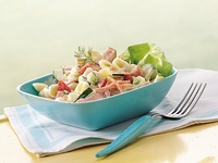 Салат из ветчины и овощей