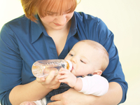 Когда отучать ребенка от бутылочки