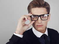 Очки мужчины расскажут о его характере