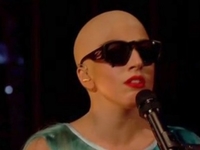 Lady Gaga побрилась налысо?
