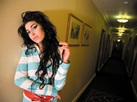 Эми Уайнхаус: Слишком пьяна, чтобы петь