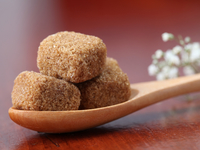 Коричневый сахар: разновидности и применение