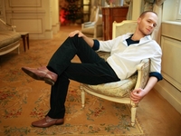 У Влада Дарвина украли песню