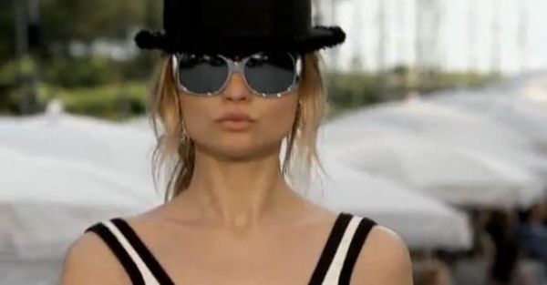 Короткометражки об очках Chanel: фильм первый. Стильные аксессуары