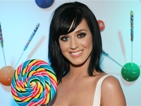 Кэти Перри сплагиатила хит у группы Тату