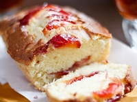 Кекс с карамелизированными нектаринами