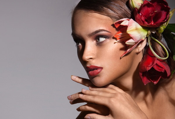 Цветы и твоя косметика