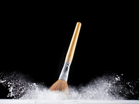 Как правильно наносить пудру