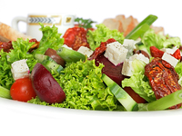 Правила нарезки продуктов для салата