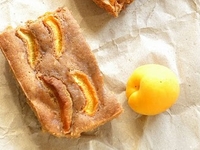 Простой пирог с абрикосами