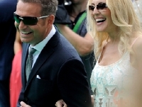 Леонид Агутин вышел на сцену без фирменной шевелюры