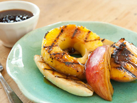 Готовим овощи и фрукты на гриле