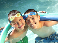 Какими играми занять детей на пляже