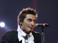 The Коля Серьга спел под гитару эксклюзивные песни