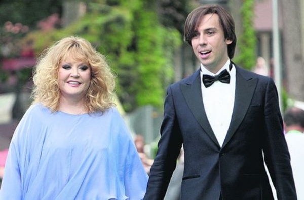 СМИ: Алла Пугачева и Максим Галкин расписались