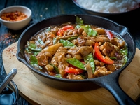 Как правильно готовить мясо в кисло-сладком соусе?