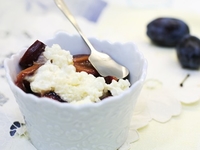 Рисовый пудинг со сливами