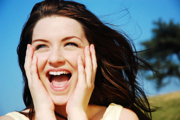 Ученые выяснили, как смех побеждает боль