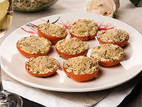 Запеченные помидоры с пряными травами и сыром