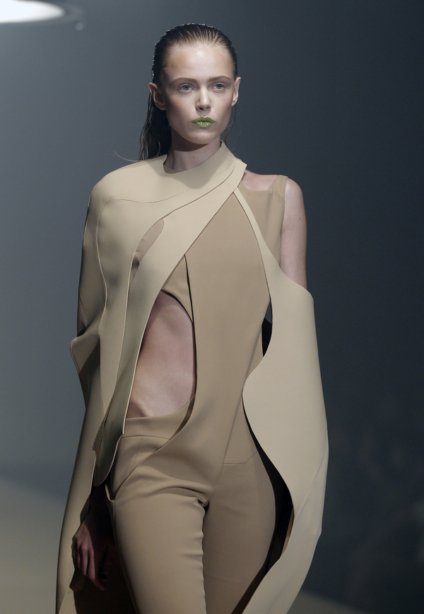 Любимчик Lady Gaga показал коллекцию на Неделе моды в Париже