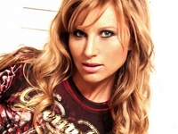 У Ирины Нельсон состоялась премьера клипа Теплое солнце