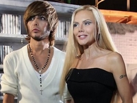 В новом видео Сергей Зверев играет в любовь с Еленой Галицыной