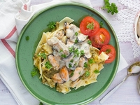 Паста с грибами и морепродуктами