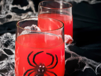 Кроваво-красный пунш на Хэллоуин