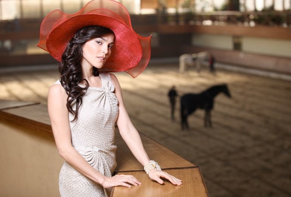 Сати Казанова снялась в мистическом клипе