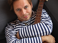 У Мумий Тролля вышел мультяшный клип Лепесточки