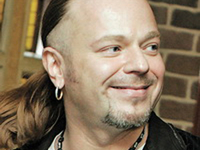 Владимир Пресняков: Ревность жены заглушаю поцелуями