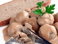 Шампиньоны в сметанно-соевом соусе