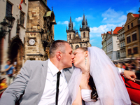 Стоит ли выходить замуж за противного, но богатого