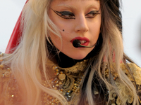 Lady Gaga снялась обнаженной и в рыбьем хвосте