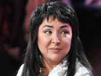 Лолита имитировала секс с другим мужчиной на глазах у мужа