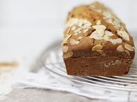 Карамельный кекс с миндалем