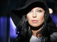 Елку уличили в плагиате