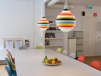 Мебель для оптимистов: Красочные предметы в интерьере