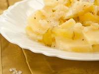 Картофельный салат с маринованными огурцами