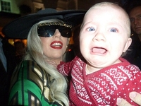 Из-за Lady Gaga разрыдался младенец