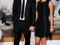 Деми Мур намерена отсудить у Эштона Катчера большую часть имущества