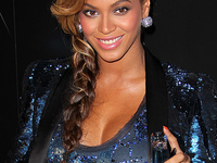 Модный маникюр 2011: Выбор звезд