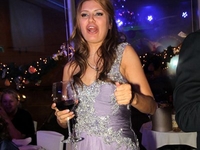 Беременную Викторию Боню папарацци словили с бокалом вина