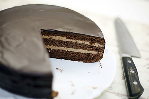 Как приготовить торт Прага (ВИДЕО)