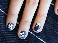 Модный урок: Делаем актуальный зимний маникюр