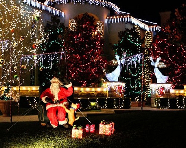 Бритни Спирс украсила дом километрами гирлянд