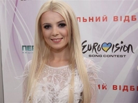 Мика Ньютон вернулась в Украину, чтобы посетить детский дом